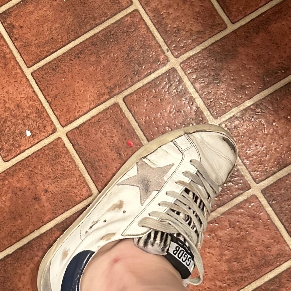 Golden Goose Superstars - Picture 4 of 5